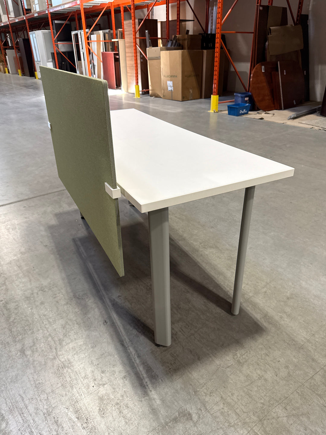 Rectangle Table w/Privacy Screen