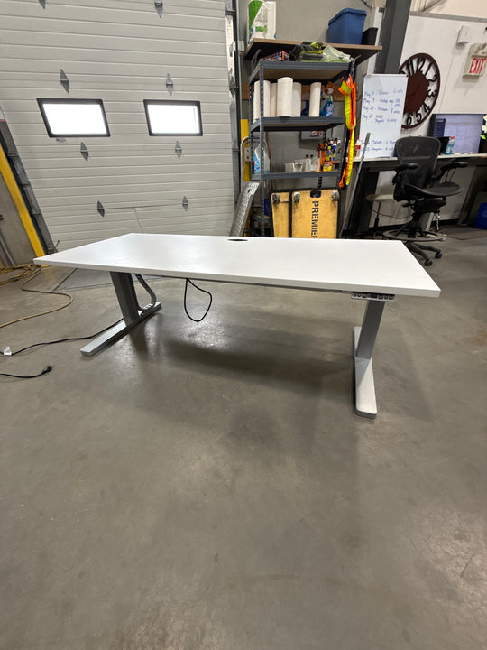 6' Teknion Electronic Sit Stand Desk w/Modesty