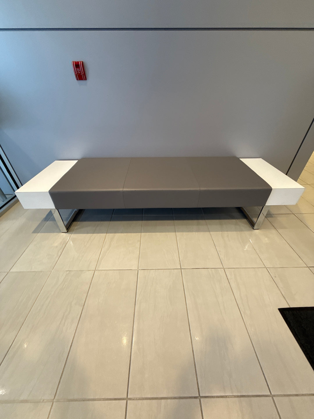 Wooden 3 Seat Bench w/Leather