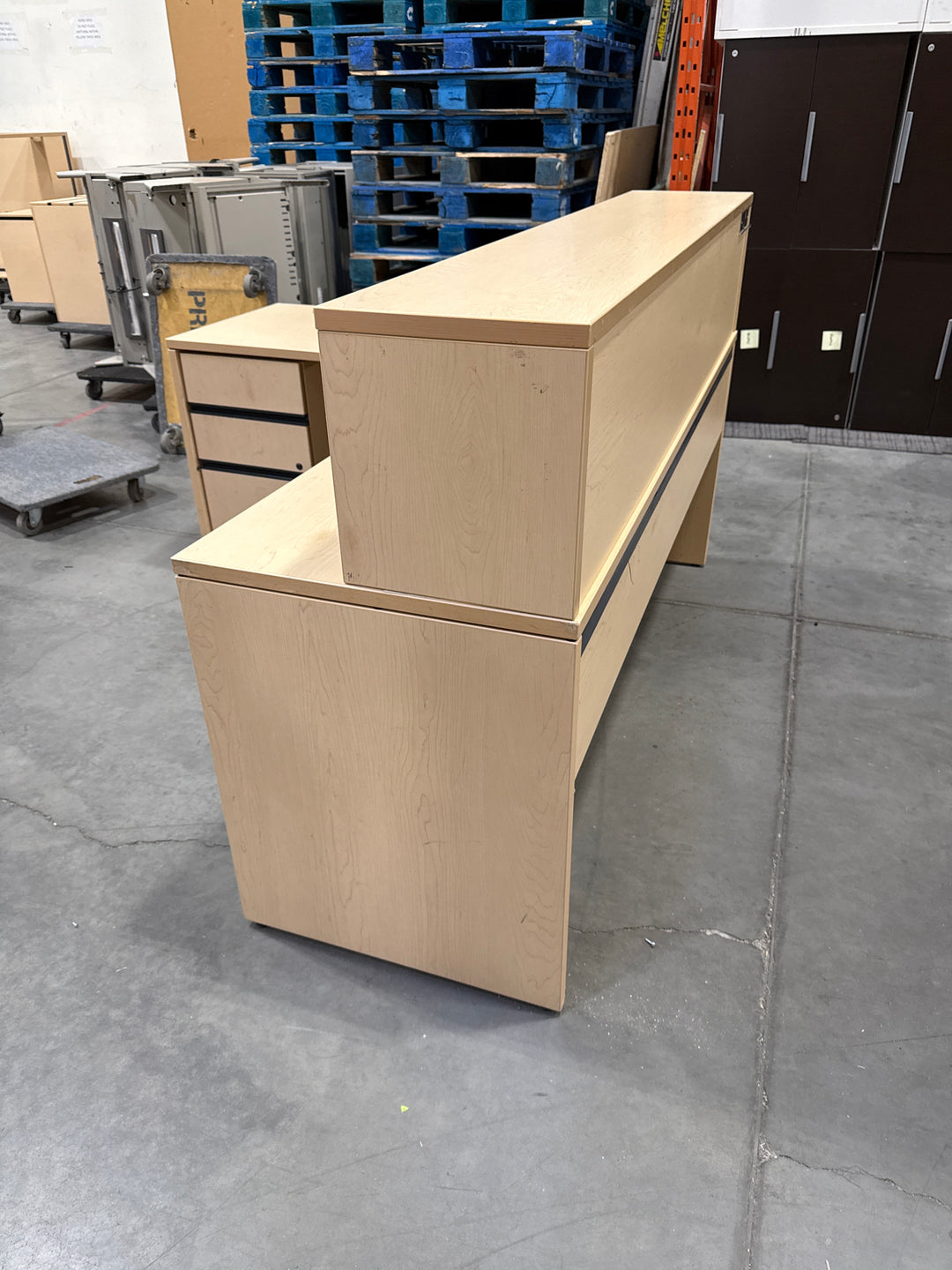 L-Shape Reception Desk w/BBF Ped