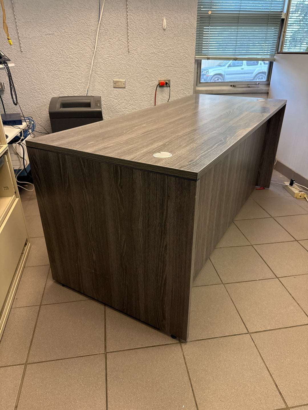 Straight Desk w/BBF, FF Ped