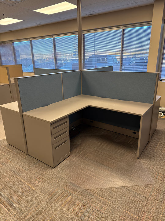 5' x 5' Boulevard 4-Pod L-Shape Workstation w/BBF Peds