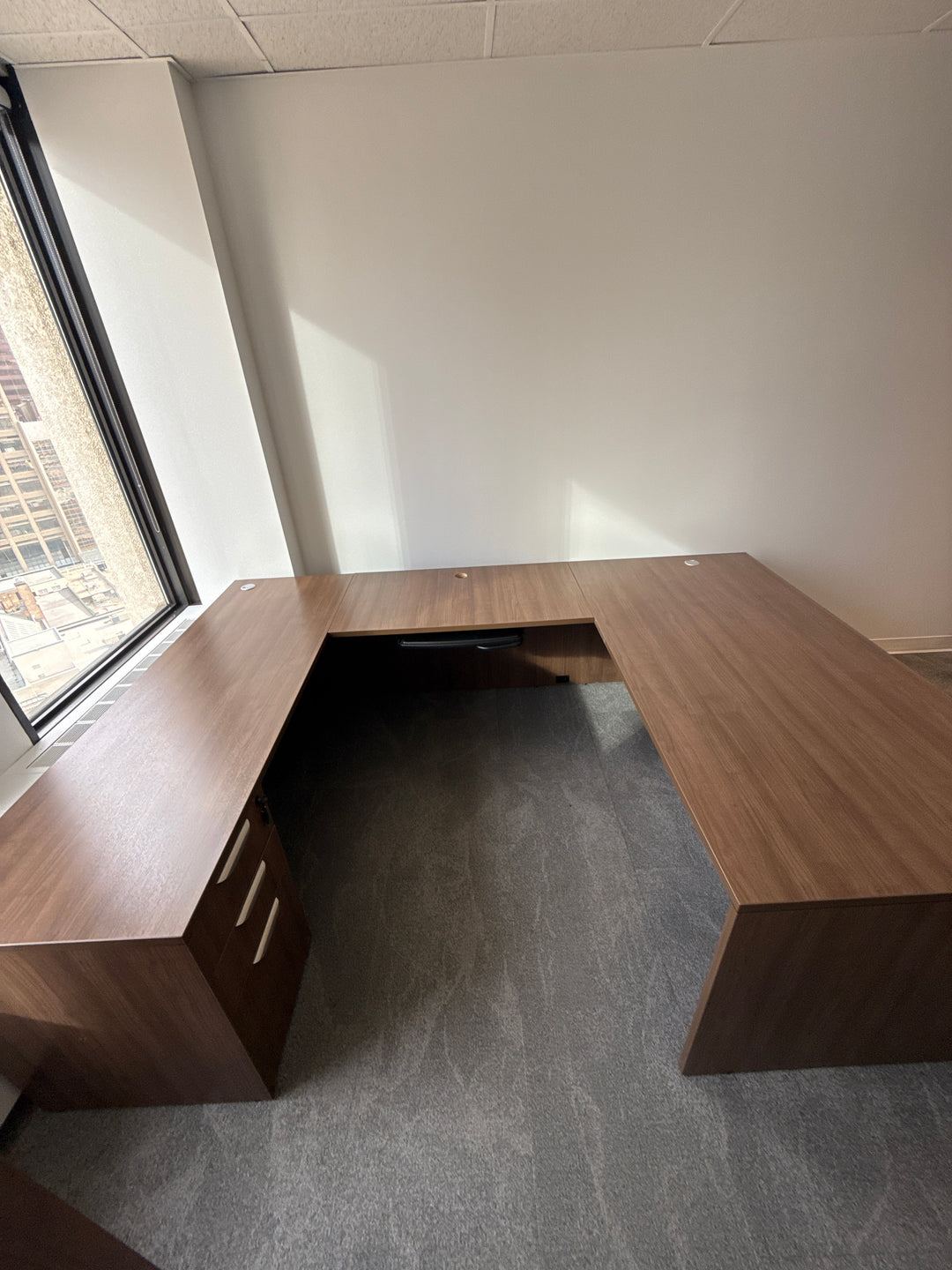 U-Shape Desk w/BBF Ped