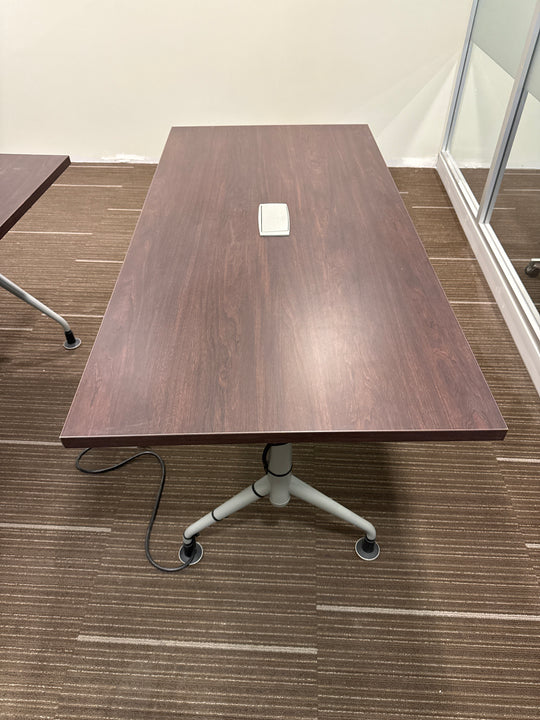 5' Training Table w/Electrical