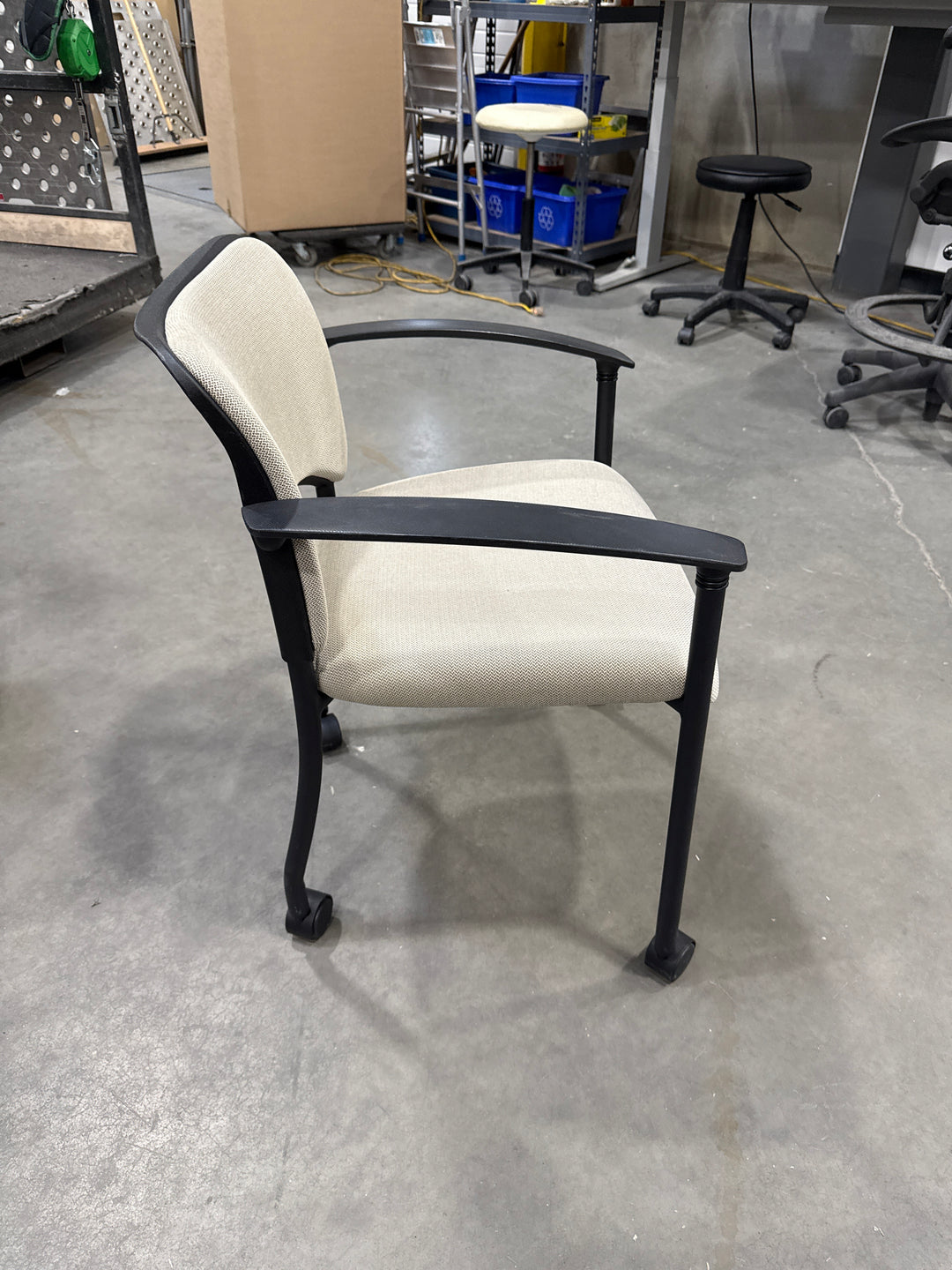 Teknion Amicus Mobile Guest Chair