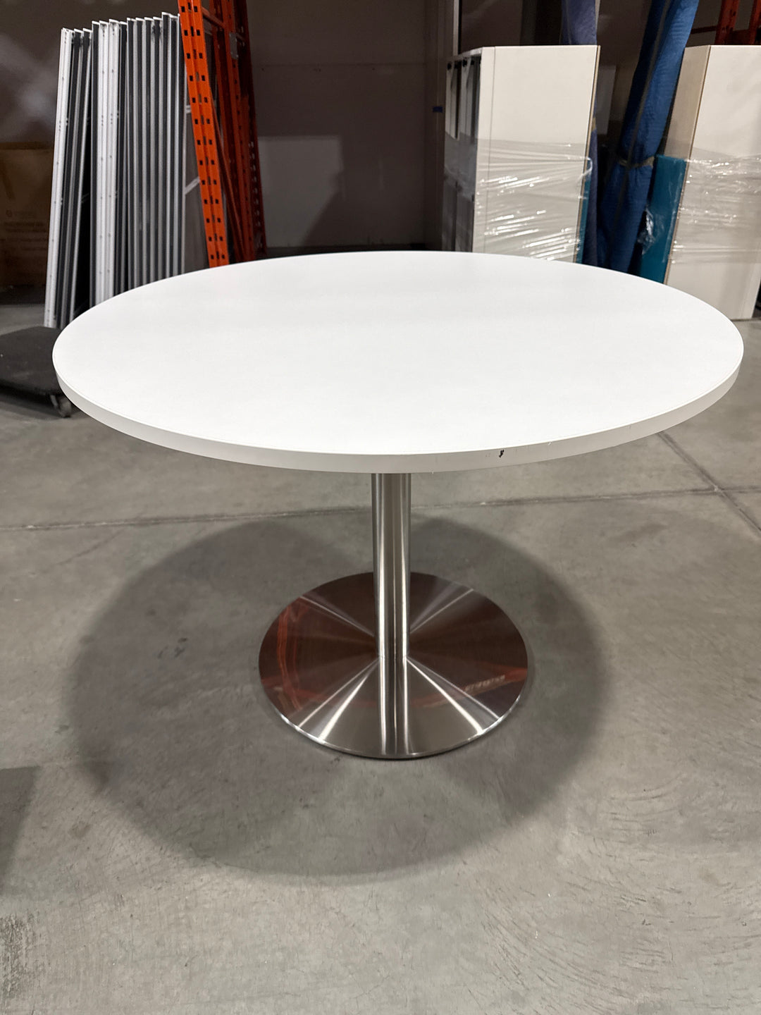 42" Round Table