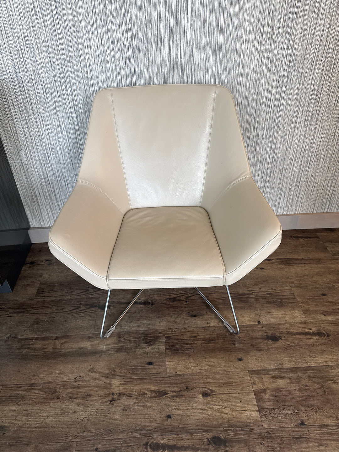 Leather Lounge Chair