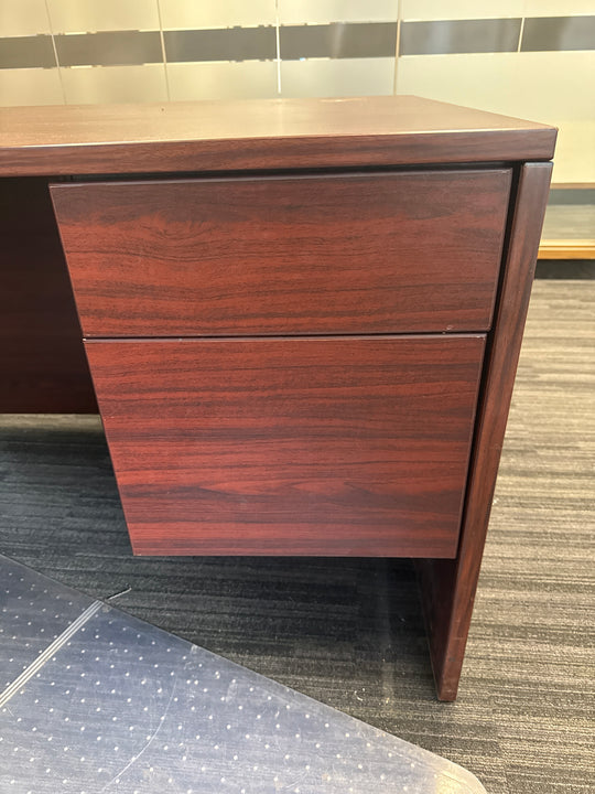 L-Shape Desk w/BF and FF Peds