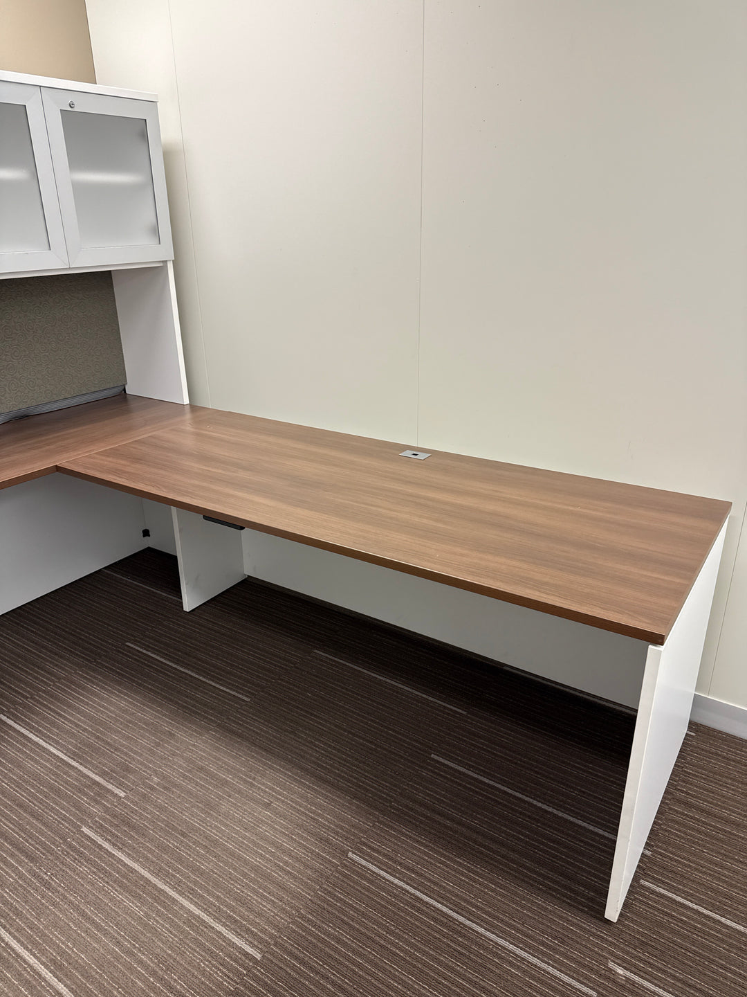L-Shape Desk w/Hutch, BBF Ped