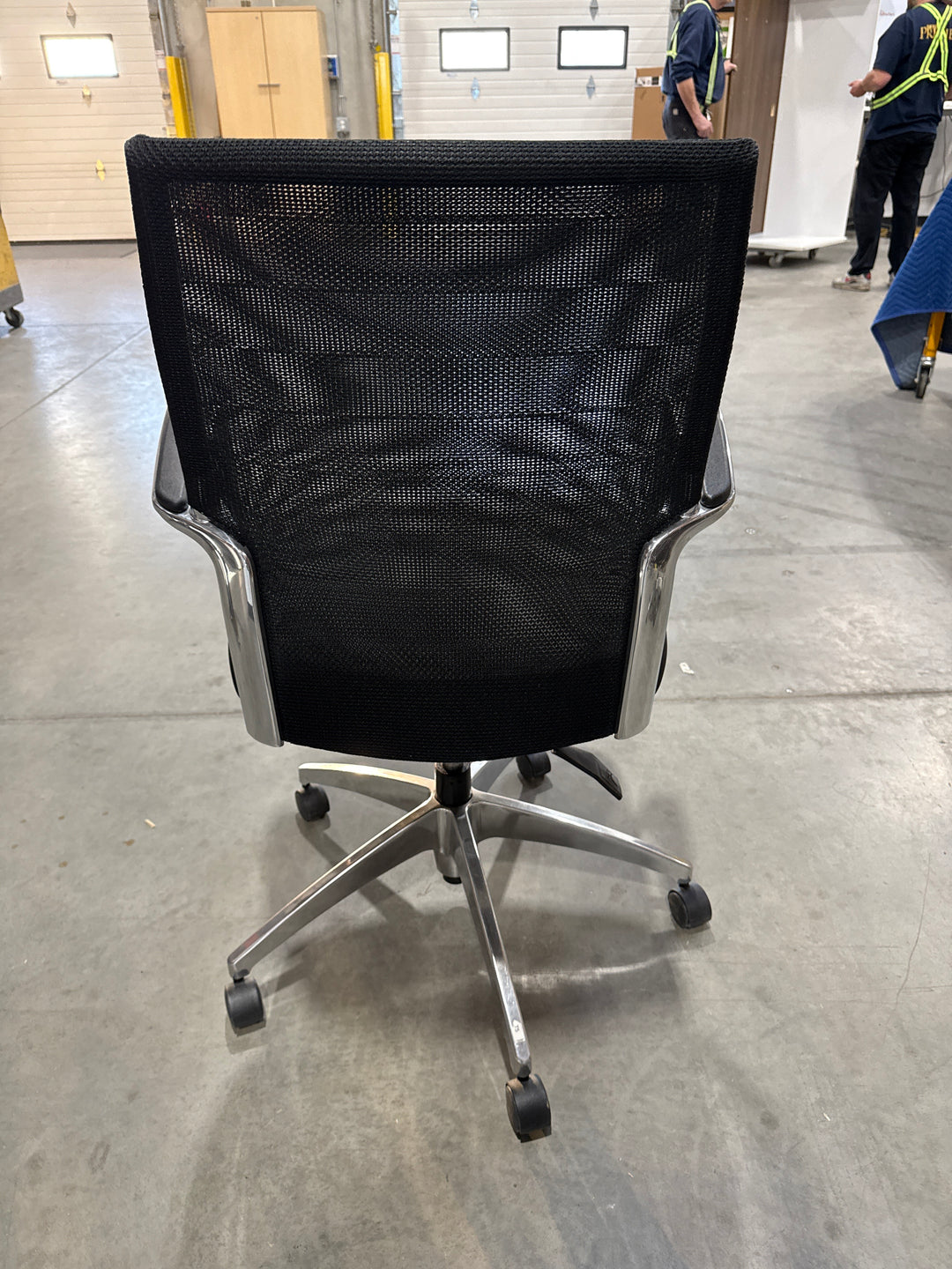 Global Mesh Back Meeting Chair