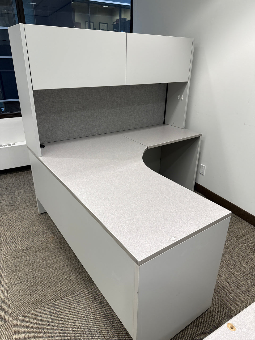 L-Shape Desk w/Hutch, BF Ped