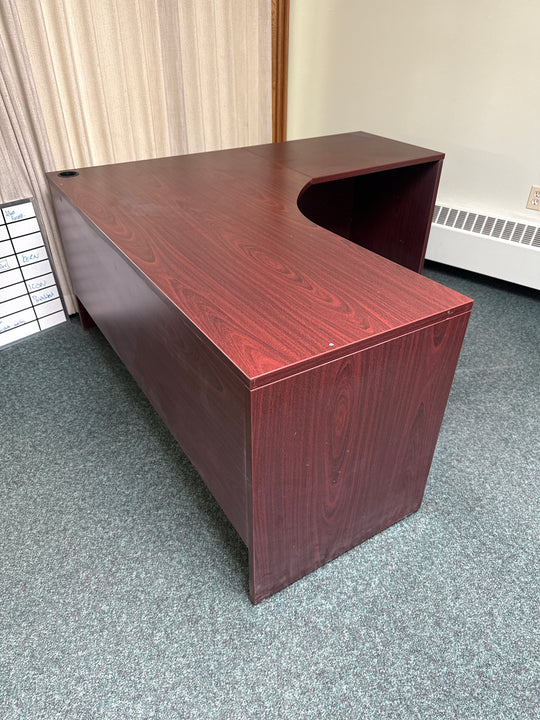L-Shape Desk w/BF Ped
