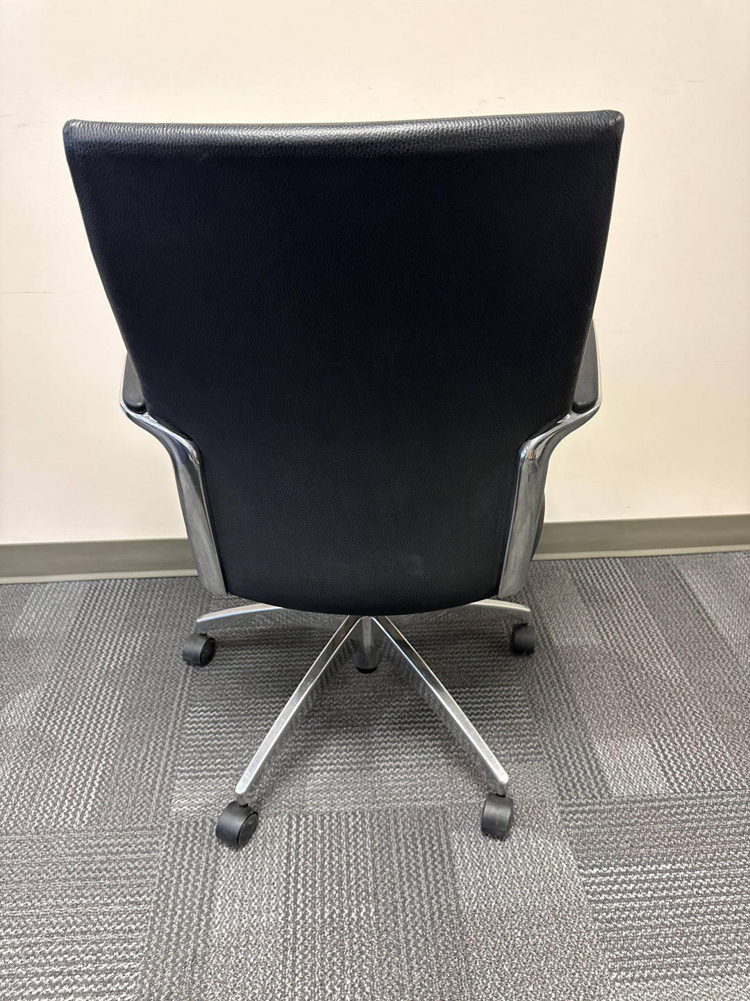 Global Leather Meeting Chair