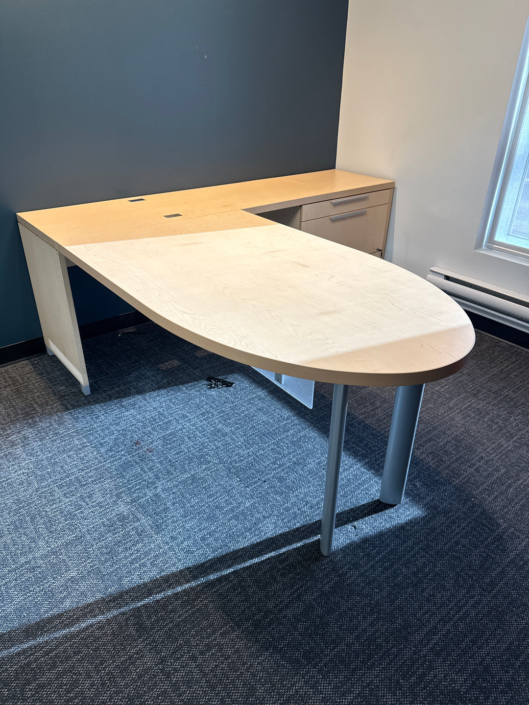 Bullet L-Shape Desk w/Lateral Storage