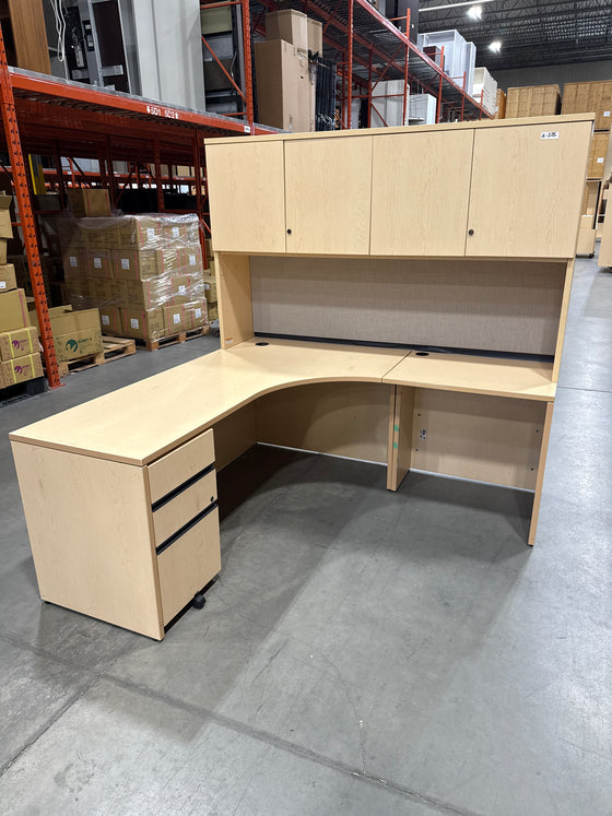 L-Shape Desk w/Hutch and BBF Ped