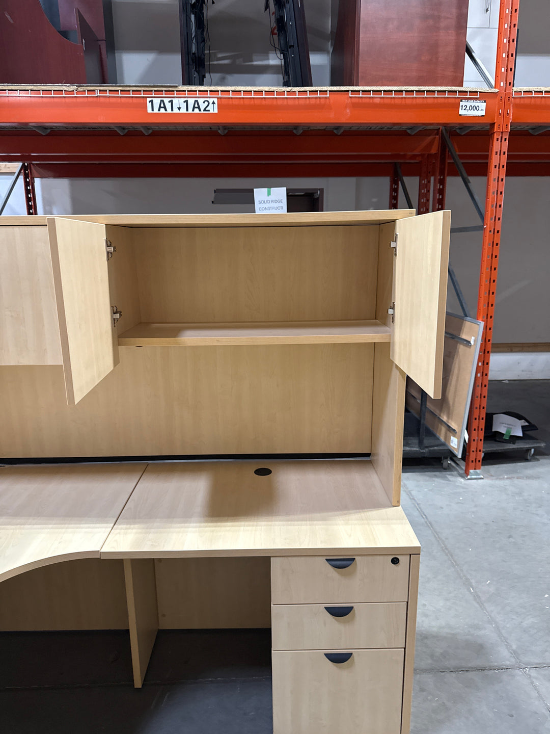 L-Shape Desk w/Hutch, BBF Ped
