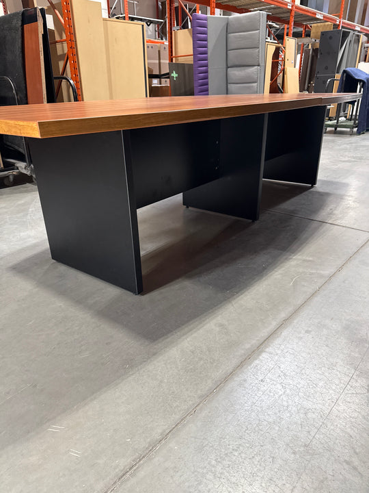 10' Boatshape Boardroom Table