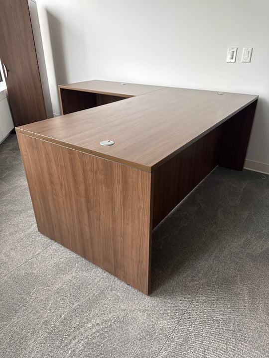 L-Shape Desk w/BBF Ped