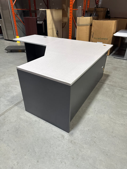 L-Shape Desk w/BBF Ped