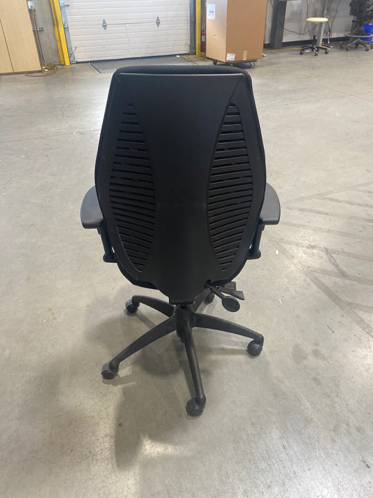 Ergocentric Task Chair