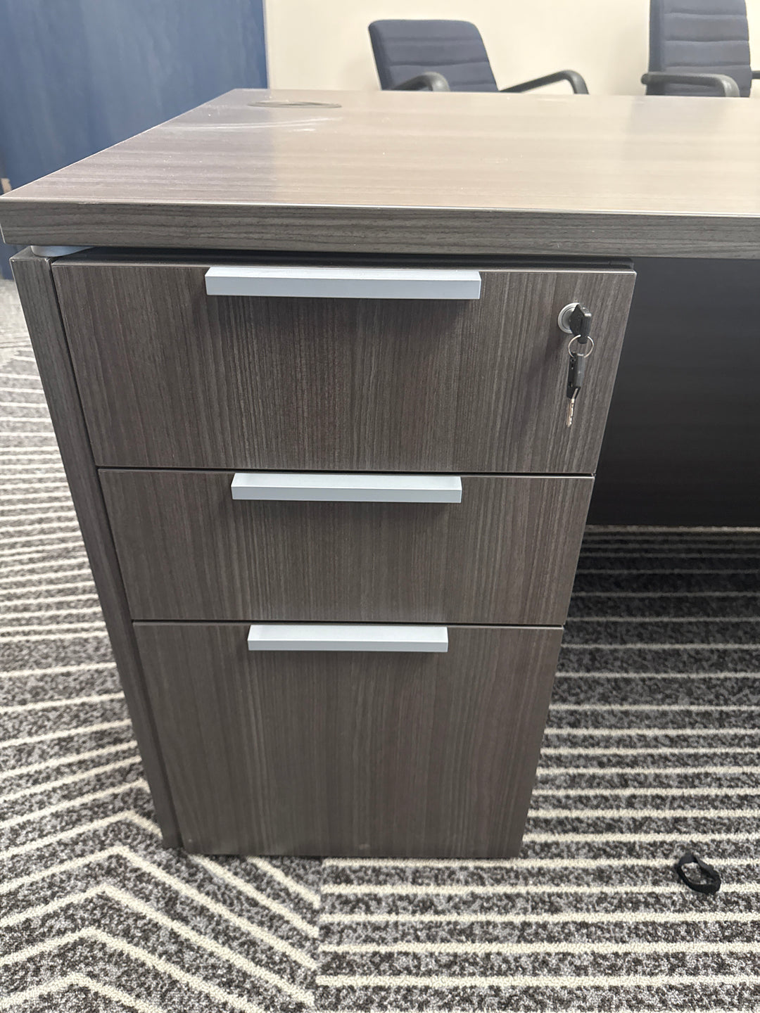 U-Shape Desk w/BBF, Lateral, Wardrobe