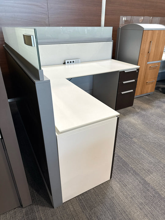 6' x 6' Teknion L-Shape Workstation w/BBF and 2 High Lateral