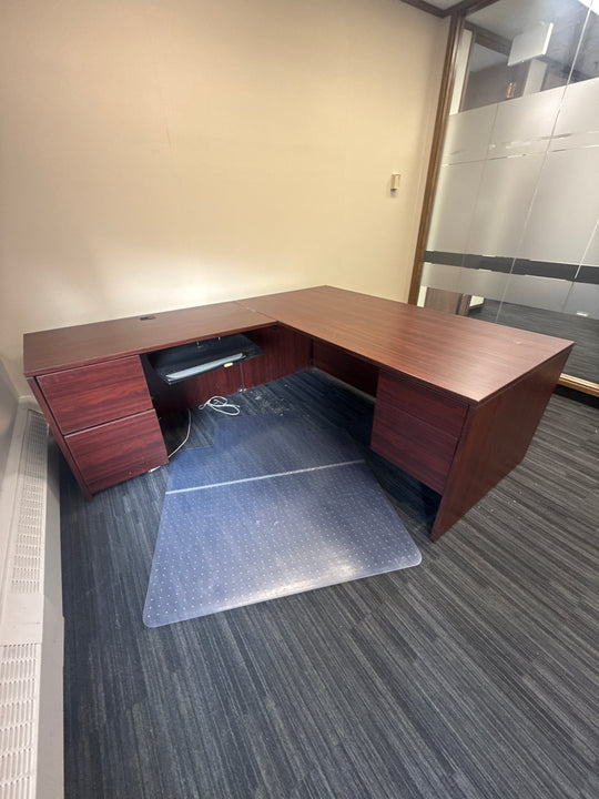 L-Shape Desk w/BF and FF Peds