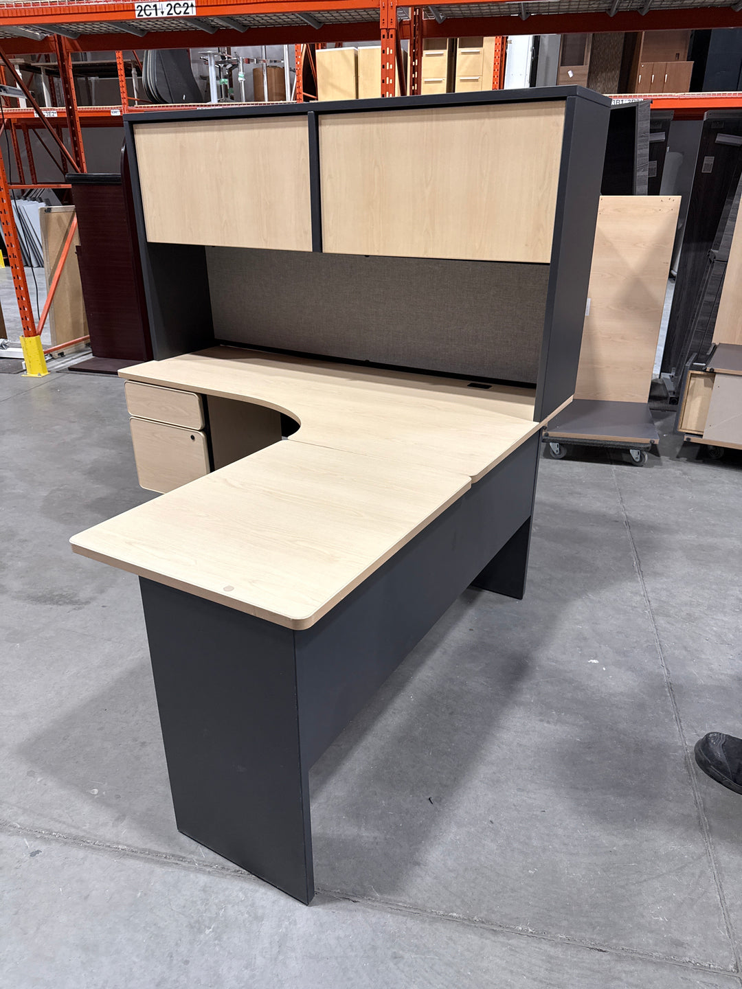 L-Shape Desk w/Hutch and BF Ped