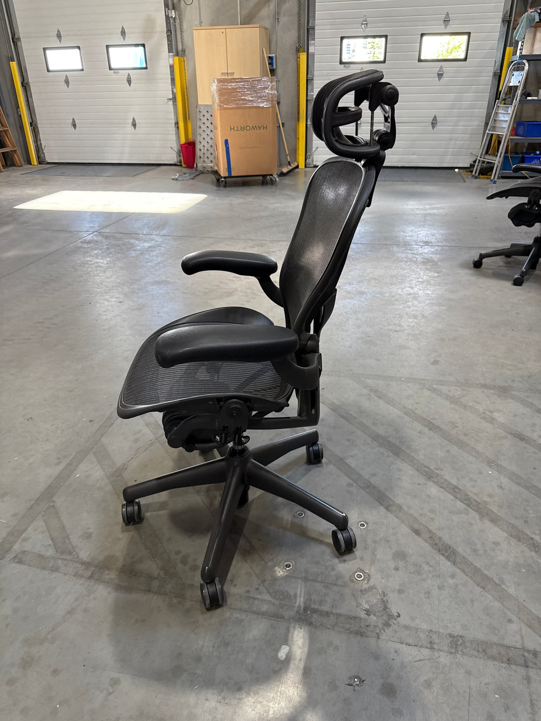 Herman Miller Aeron Size B w/Headrest