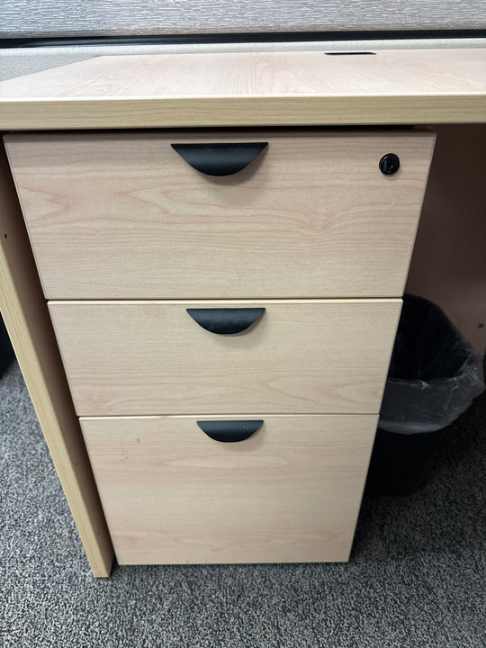 L-Shape Desk w/BBF Ped