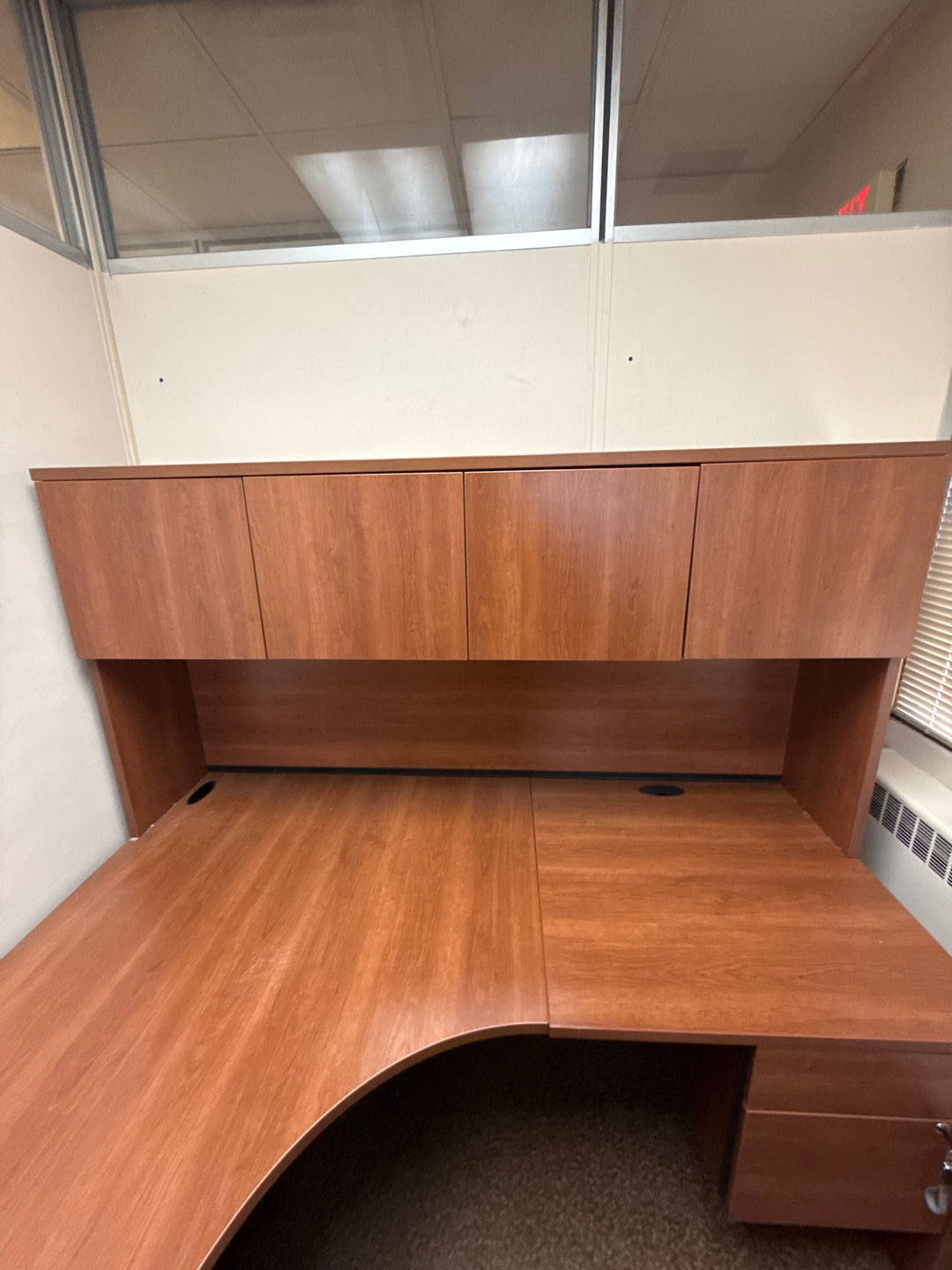 L-Shape Desk w/Hutch and 2 BF Peds