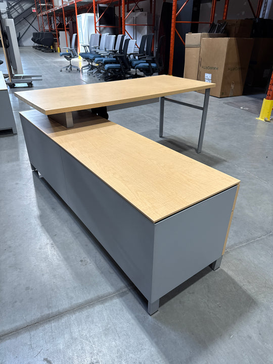 L-Shape Desk w/Lower Credenza