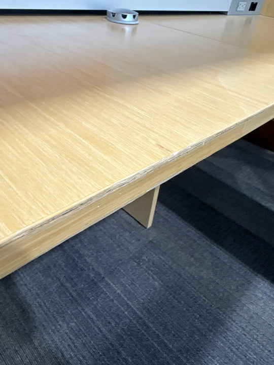 Teknion L-Shape Desk w/Hutch, BBF Ped