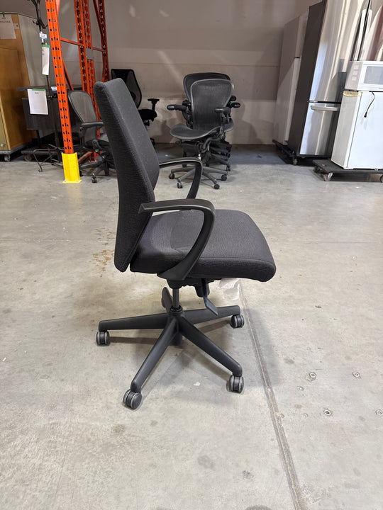 Keilhauer Tom Fabric Meeting Chair