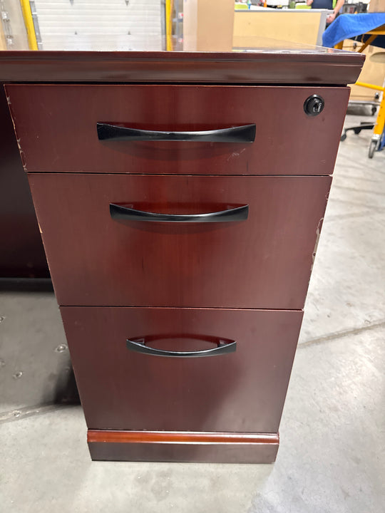 Executive L-Shape Suite w/BBF, FF Peds, Credenza and Bookcase