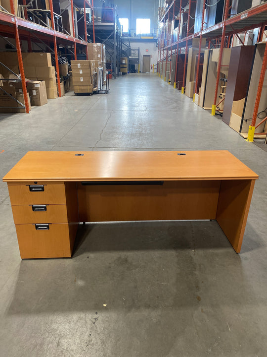 6’ Straight Desk w/ BBF Ped