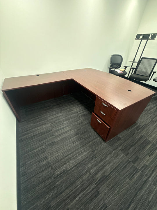 Bow Front L-Shape Desk w/BBF Ped
