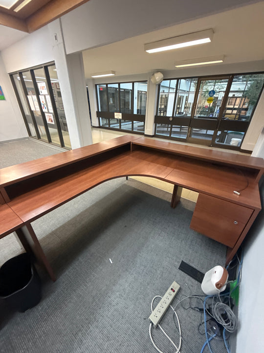 L-Shape Reception Desk w/BF Ped