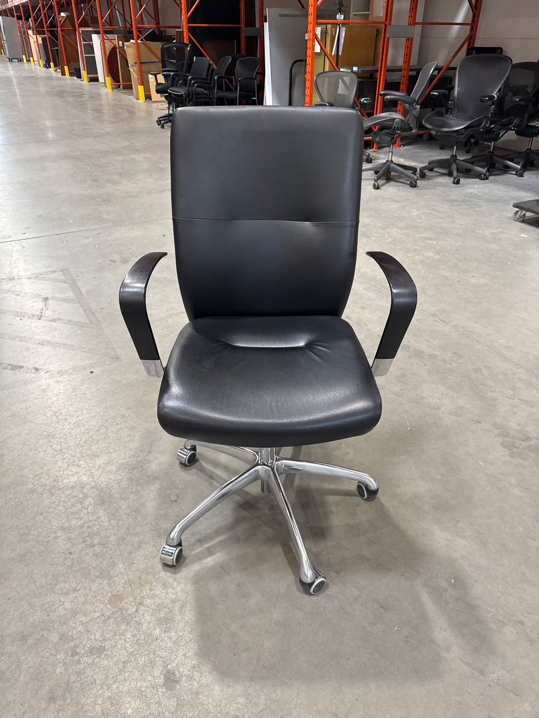 Keilhauer Tom Leather Meeting Chair