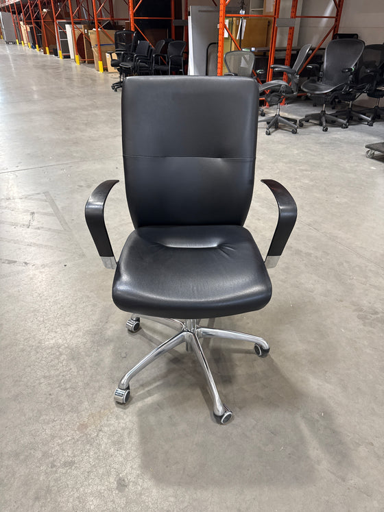 Keilhauer Tom Leather Meeting Chair