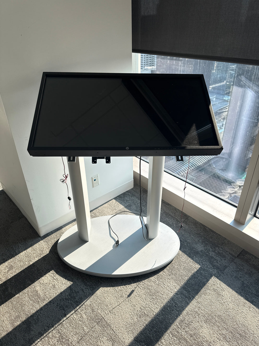 HP Touchscreen Stand