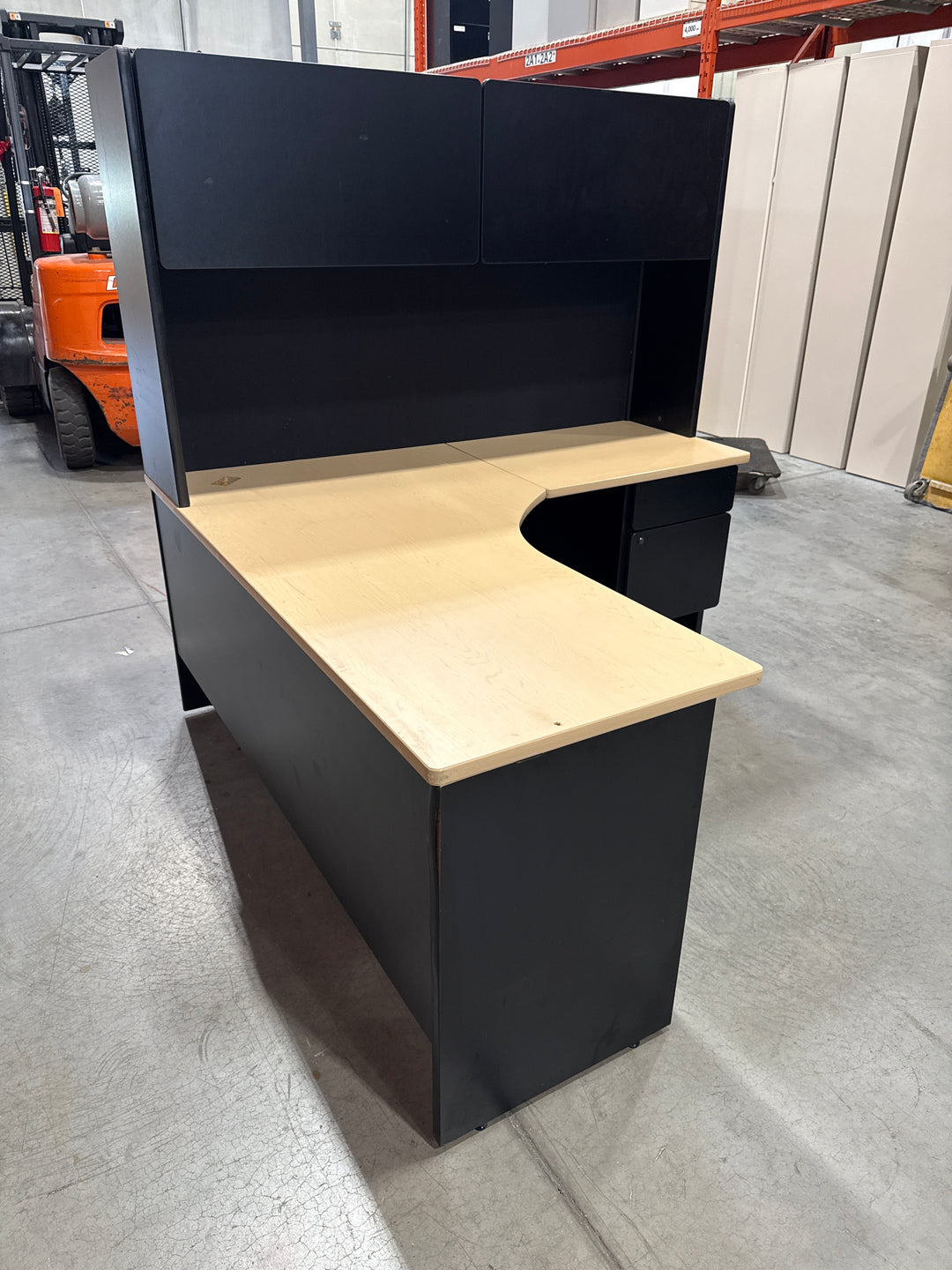 L-Shape Desk w/Hutch and BF Ped
