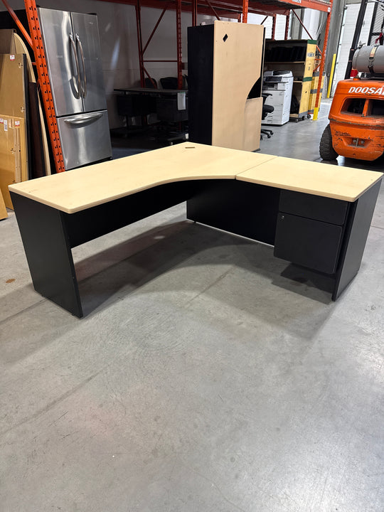 L-Shape Desk w/BF Ped