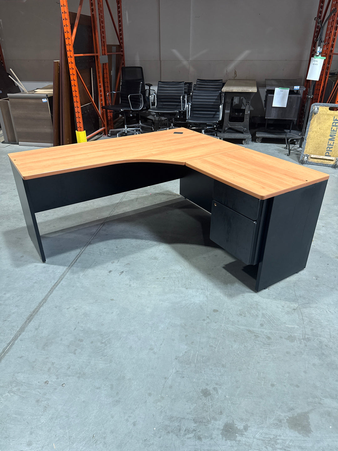 L-Shape Desk w/BF Ped