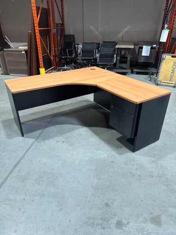 L-Shape Desk w/BF Ped