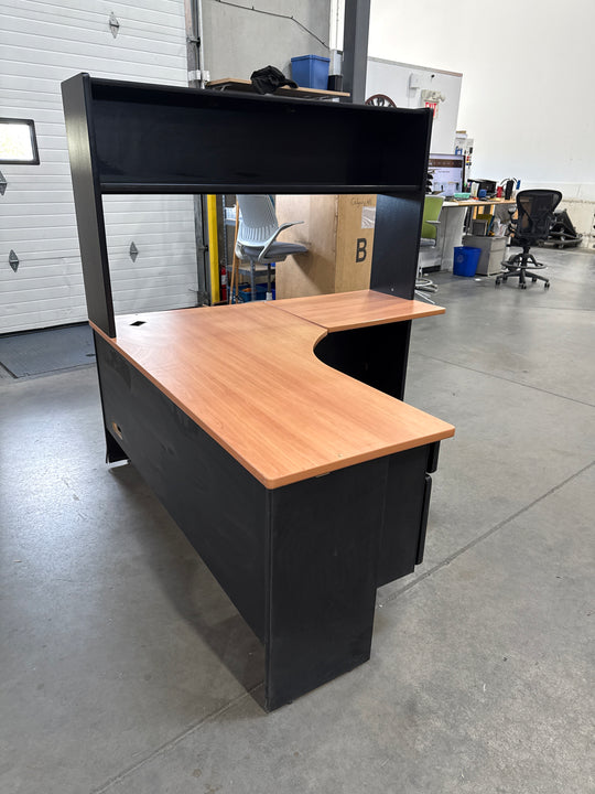 L-Shape Desk w/Hutch, BF Ped