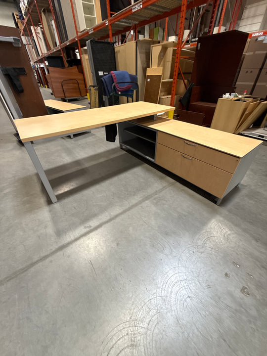 L-Shape Desk w/Lower Credenza