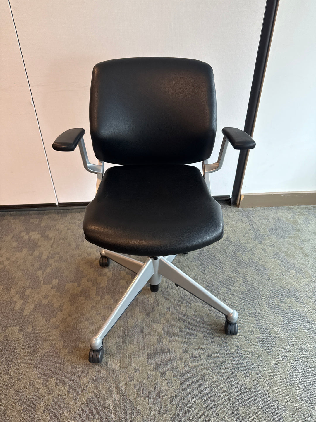 Leather Mobile Nesting Guest Chair