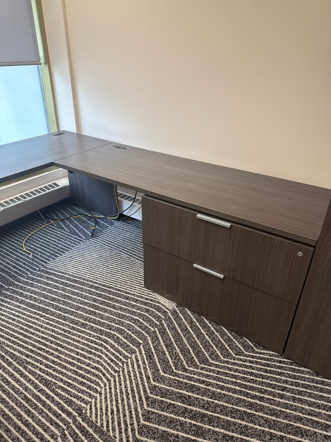 U-Shape Desk w/BBF, Lateral, Wardrobe