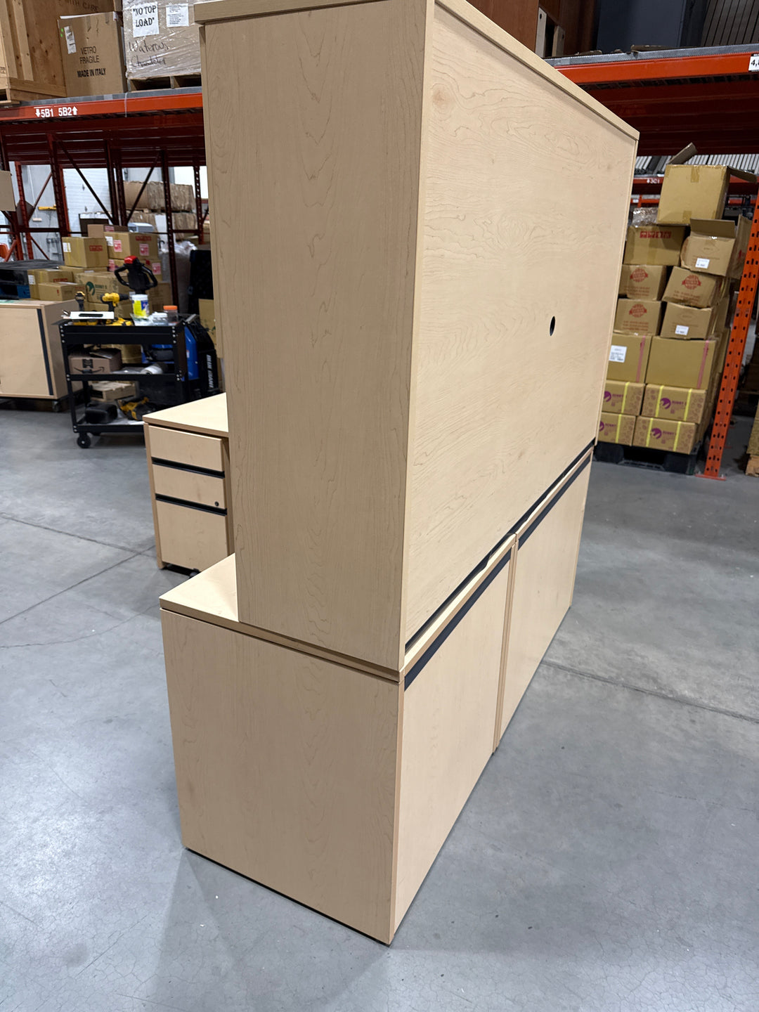L-Shape Desk w/Hutch and BBF Ped